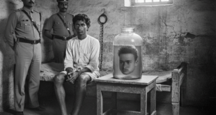 ক্ষুদিরাম বসু-র সামনে বয়ামবন্দী প্রফুল্ল চাকীর কাটা মাথা এবং ব্রিটিশ পুলিশের নির্মমতা।